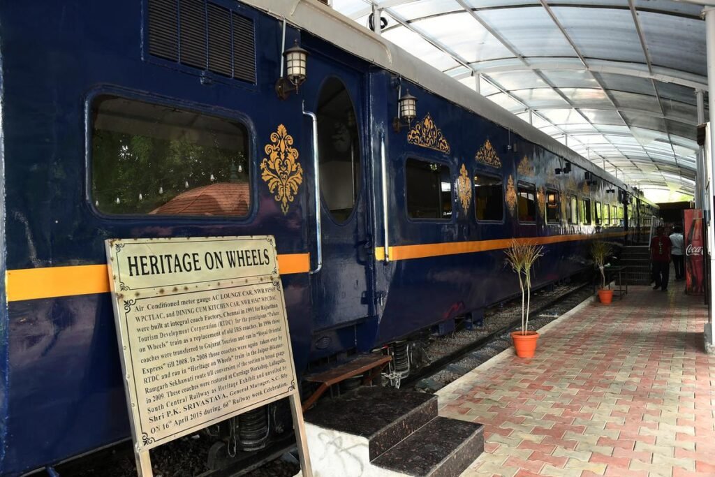 Restaurant On Wheels at Kacheguda Railway Station Timings, Address, Price