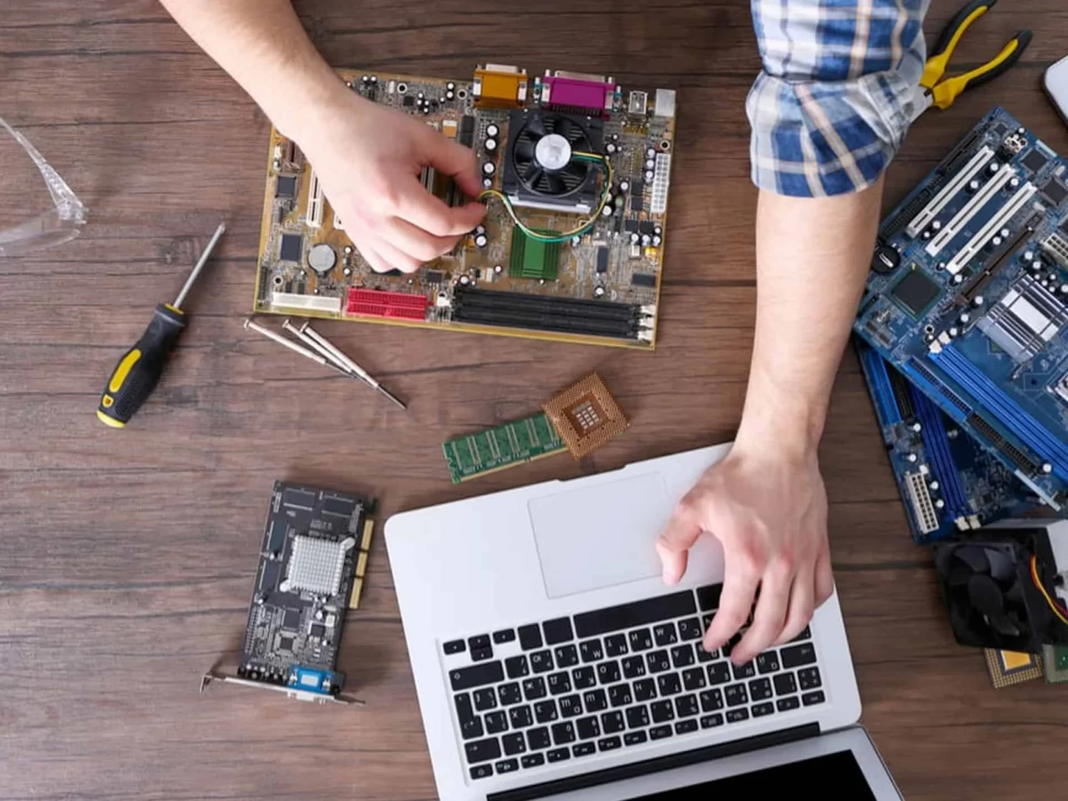 Laptop Repair Centers in Ameerpet – Timings, Phone Numbers
